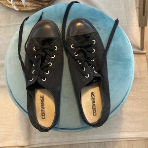 Black low rise converse! Used.